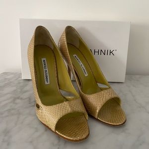 Manolo Blahnik snakeskin heels. Size 37.5